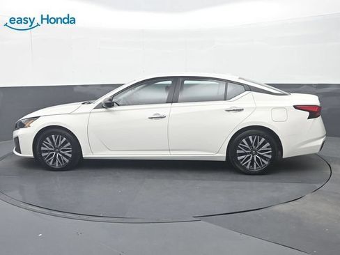 Used 2025 Nissan Altima 2.5 SV FWD image 4