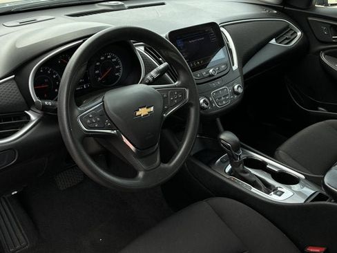 Used 2024 Chevrolet Malibu LT FWD image 11