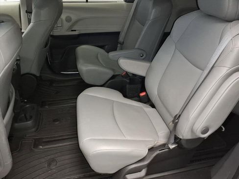 Certified 2023 Toyota Sienna XLE image 12