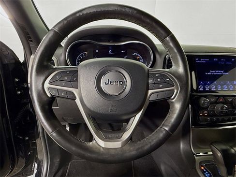 Used 2019 Jeep Grand Cherokee Altitude image 12