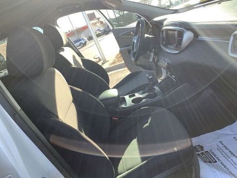 Used 2020 Kia Sorento LX image 14