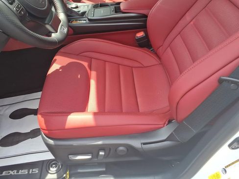 Used 2024 Lexus IS 500 RWD image 15