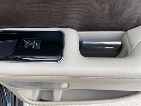 Used 2019 Lincoln Navigator Reserve w/ Cargo Package image 18