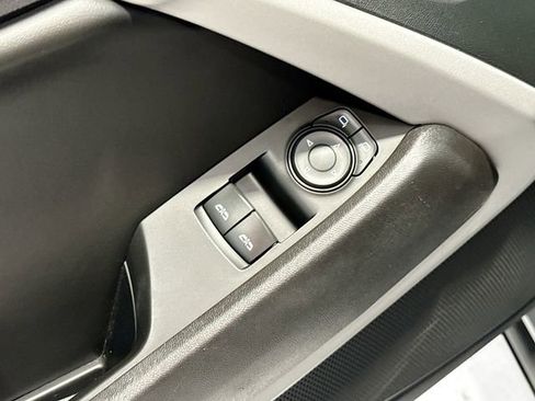 Used 2020 Chevrolet Camaro LT RWD image 17