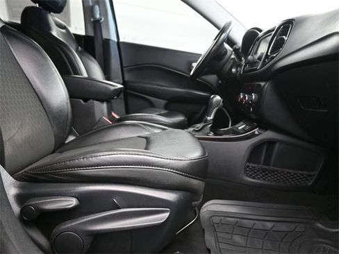 Used 2018 Jeep Compass Altitude image 30