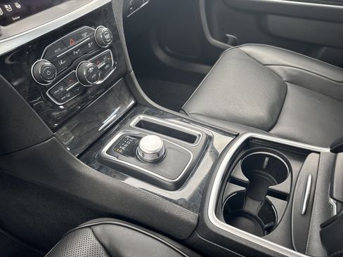 Used 2022 Chrysler 300 Touring L w/ Popular Equipment Group image 17