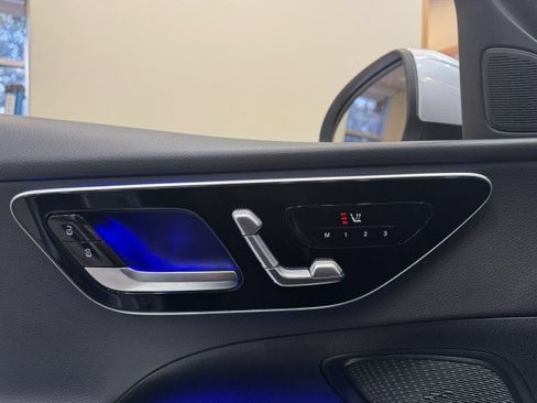 Used 2025 Mercedes-Benz C 300 Sedan image 21