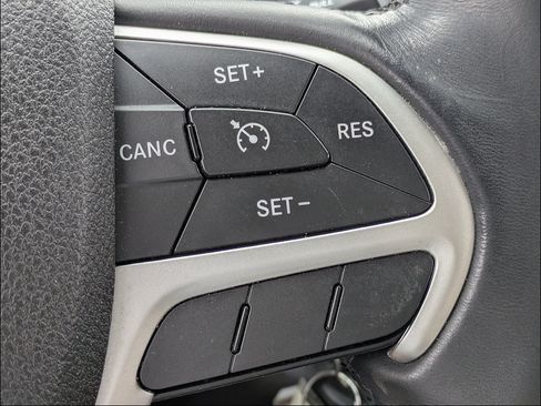 Used 2016 Jeep Cherokee Latitude w/ Safety/Convenience Group FWD image 20