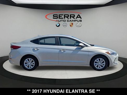 Used 2017 Hyundai Elantra SE FWD image 12