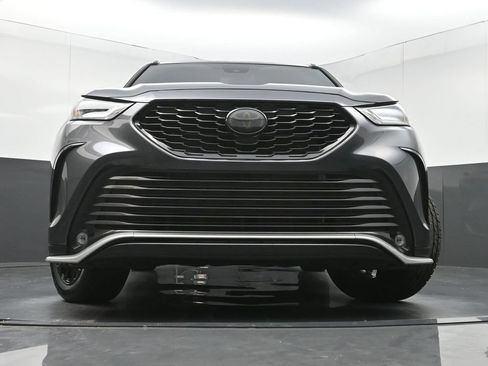Used 2023 Toyota Highlander XSE FWD image 27