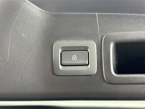 Certified 2024 MAZDA MAZDA3 s image 39