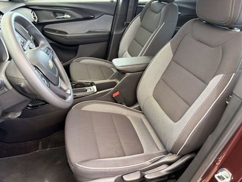 Used 2023 Chevrolet TrailBlazer LS FWD image 22