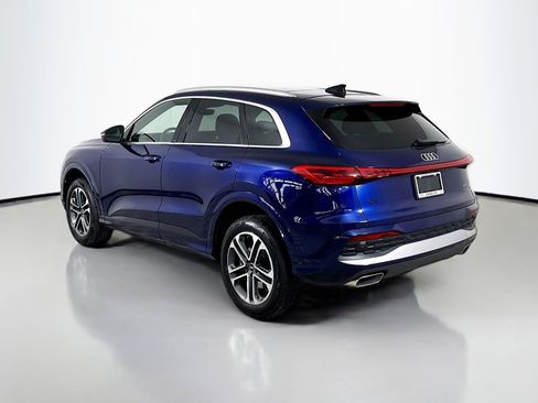 Certified 2025 Audi Q5 2.0T Premium w/ Convenience Package image 3