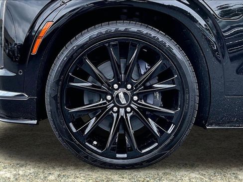 Used 2026 Cadillac Vistiq Platinum w/ LPO, Floor Liner Package AWD/4WD image 35