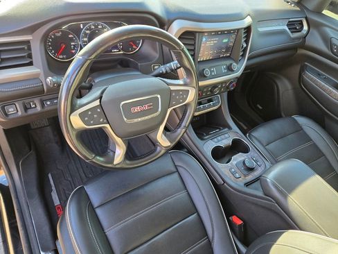 Used 2021 GMC Acadia Denali w/ Denali Technology Package image 11