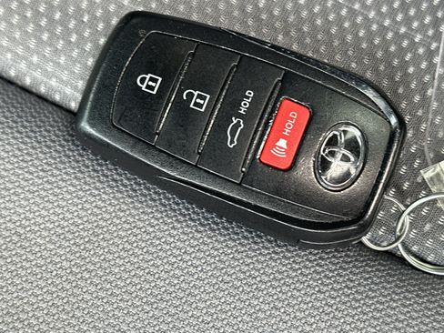 Used 2024 Toyota Corolla SE image 33