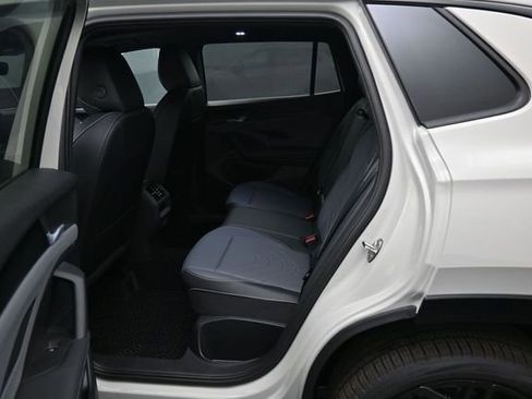 New 2026 Volkswagen Tiguan SE R-Line AWD/4WD image 11