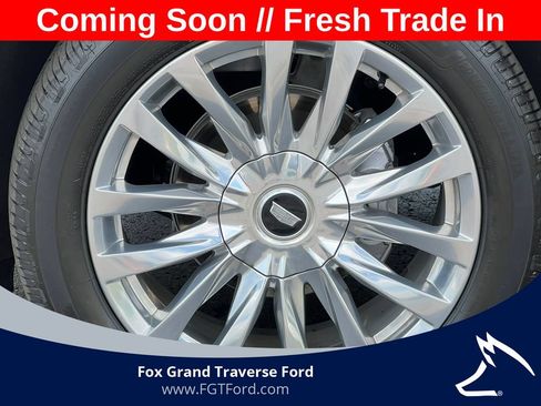 Used 2023 Cadillac Escalade Premium Luxury w/ Performance Package AWD/4WD image 9