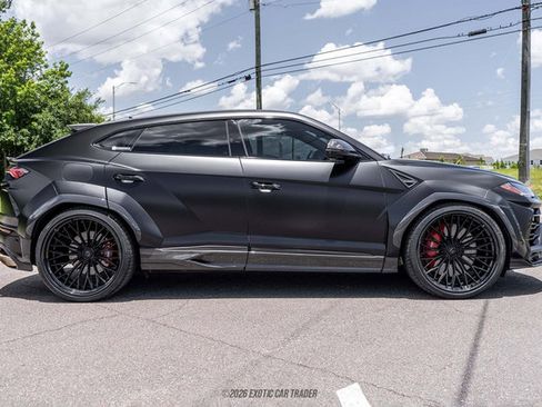 Used 2021 Lamborghini Urus AWD/4WD image 9