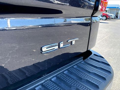 Used 2024 GMC Sierra 1500 SLT AWD/4WD image 5