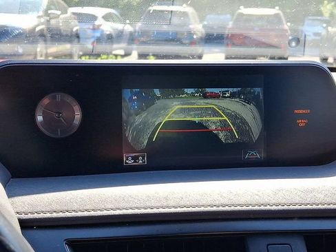 Used 2019 Lexus UX 250h w/ Premium Package AWD/4WD image 29