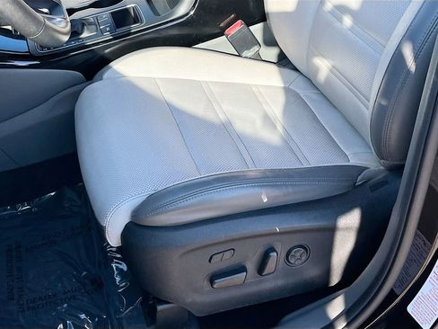 Used 2018 Kia Sorento SX FWD image 14