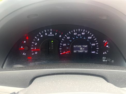 Used 2011 Toyota Camry XLE w/ XLE Extra-Value Pkg #2 FWD image 5