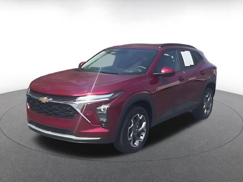 Used 2025 Chevrolet Trax LT FWD image 15