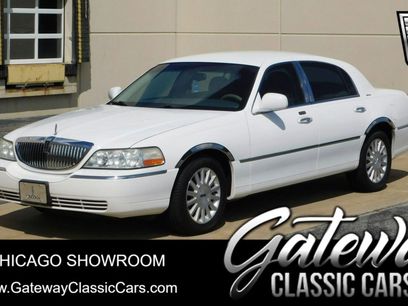 Used 2003 Lincoln Town Car Executive