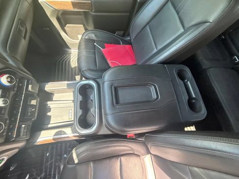 Used 2019 Chevrolet Silverado 1500 High Country w/ Technology Package AWD/4WD image 14