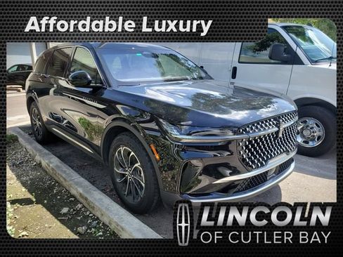 Certified 2024 Lincoln Nautilus Premier AWD/4WD image 1
