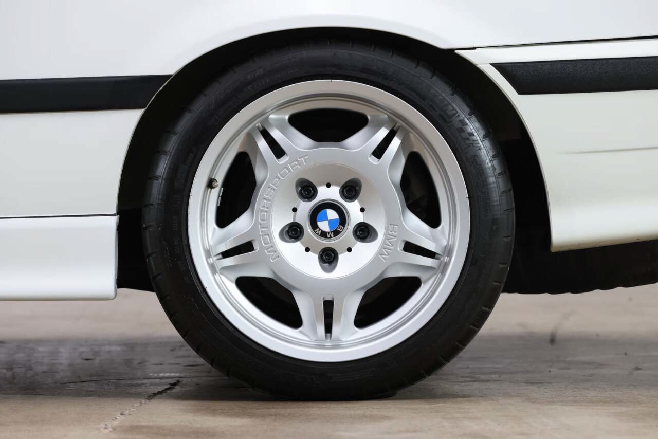 Used 1995 BMW M3 Coupe RWD image 45
