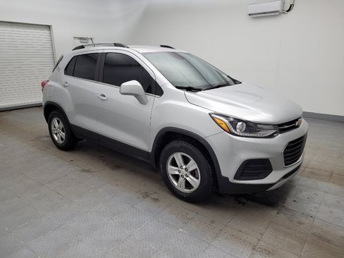 Used 2019 Chevrolet Trax LT w/ LT Convenience Package image 11