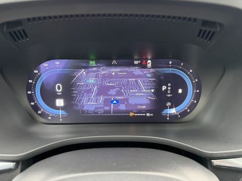 Used 2023 Volvo XC60 B5 Plus image 22