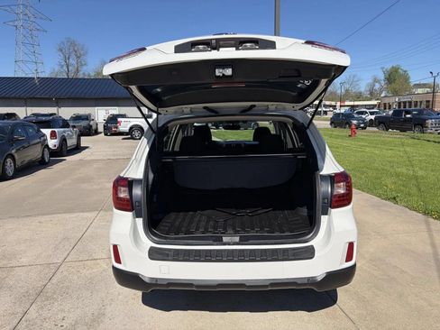 Used 2017 Subaru Outback 2.5i Premium AWD/4WD image 23