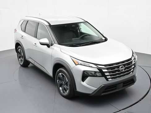 Used 2024 Nissan Rogue SV FWD image 14