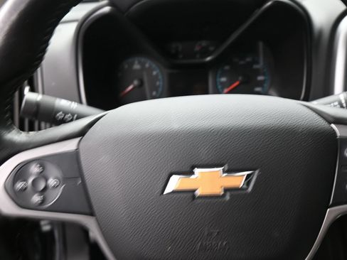 Used 2022 Chevrolet Colorado LT w/ LT Convenience Package AWD/4WD image 16