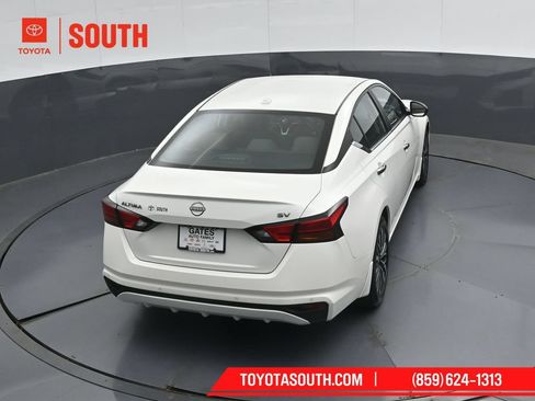Used 2024 Nissan Altima 2.5 SV FWD image 42