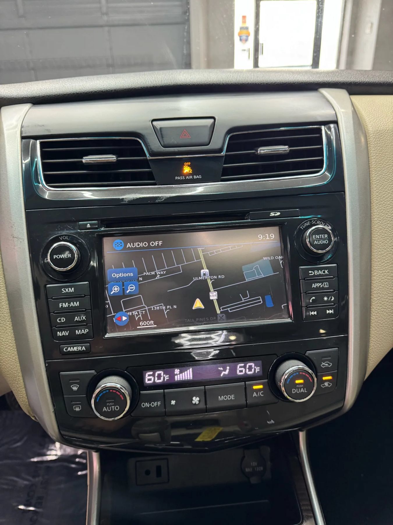 Used 2015 Nissan Altima 2.5 SL w/ Technology Package FWD image 15