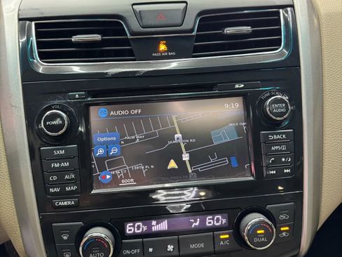 Used 2015 Nissan Altima 2.5 SL w/ Technology Package FWD image 15