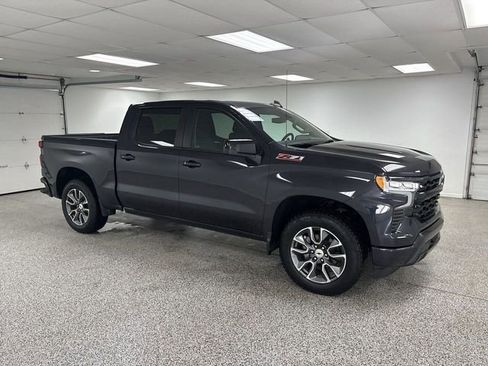 Used 2023 Chevrolet Silverado 1500 RST image 2