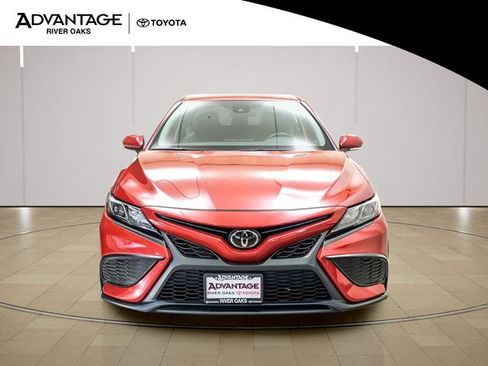 Used 2024 Toyota Camry SE image 3