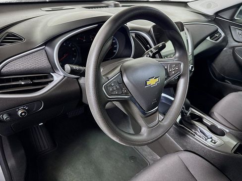Used 2023 Chevrolet Malibu LT FWD image 9