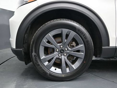 Used 2024 Ford Explorer XLT w/ XLT Sport Appearance Package AWD/4WD image 17