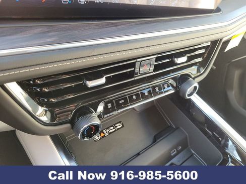 New 2026 Chevrolet Suburban Premier image 15