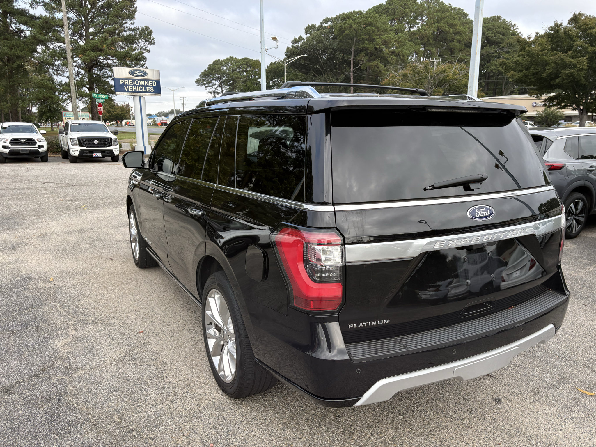 Used 2019 Ford Expedition Platinum AWD/4WD image 7
