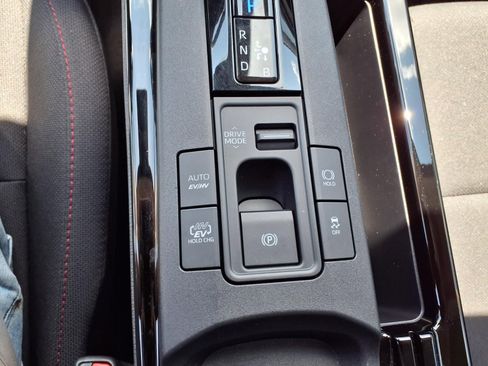Used 2025 Toyota Prius Plug-In Hybrid FWD image 14