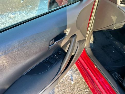 Certified 2025 Toyota Corolla LE image 28