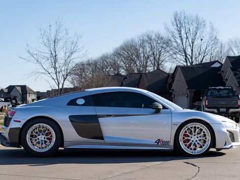 Used 2018 Audi R8 V10 w/ Premium Package image 7