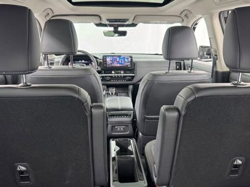 New 2026 Nissan Pathfinder SL w/ SL Premium Package AWD/4WD image 18